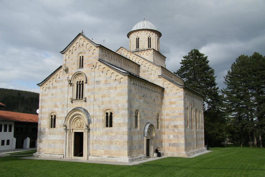The four edifices of the site reflect the high points of the Byzantine-Romanesque ecclesiastical culture, with its distinct style of wall painting, which developed in the Balkans between the 13th and 17th centuries.