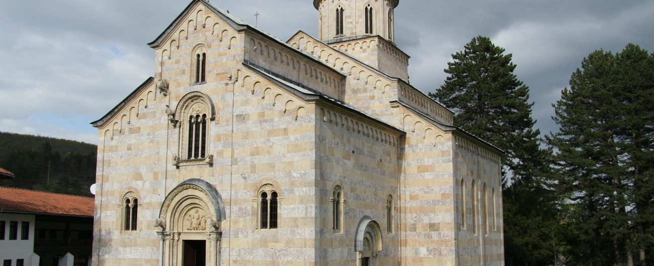 The four edifices of the site reflect the high points of the Byzantine-Romanesque ecclesiastical culture, with its distinct style of wall painting, which developed in the Balkans between the 13th and 17th centuries.