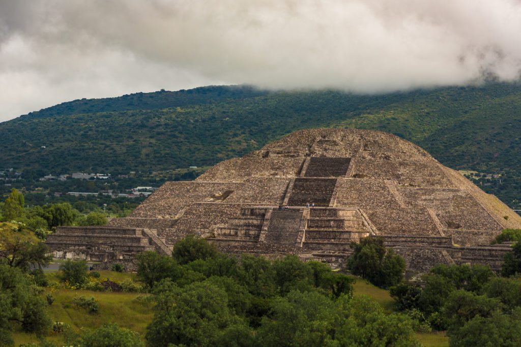 The holy city of Teotihuacan ('the place where the gods were created') is situated some 50 km north-east of Mexico City. 